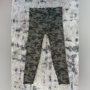 Spanx Camo Leggings Women’s Size Large